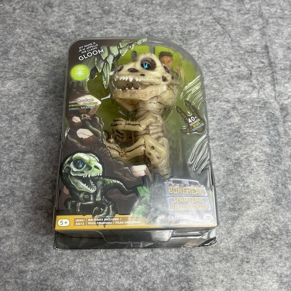 WowWee Untamed Fingerlings Bonehead Raptor Velociraptor Gloom Glow in Dark 3982 - Picture 6 of 6